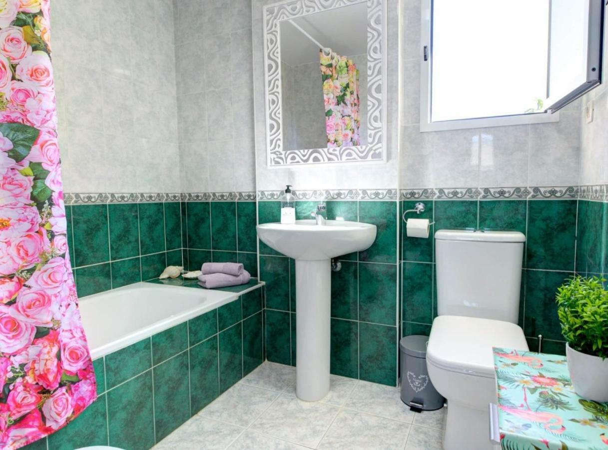 Apartamento Vinuela Фуeнхирола Екстериор снимка